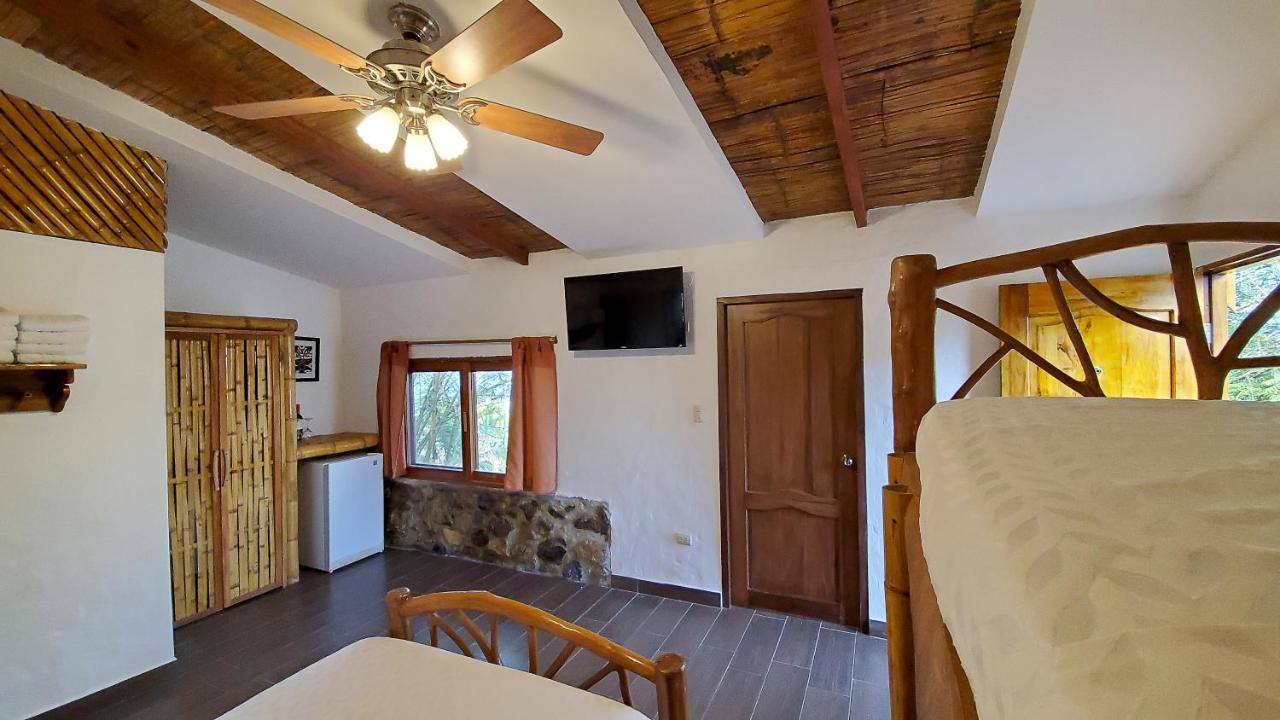 Hotel Nativa Bambu Montanita