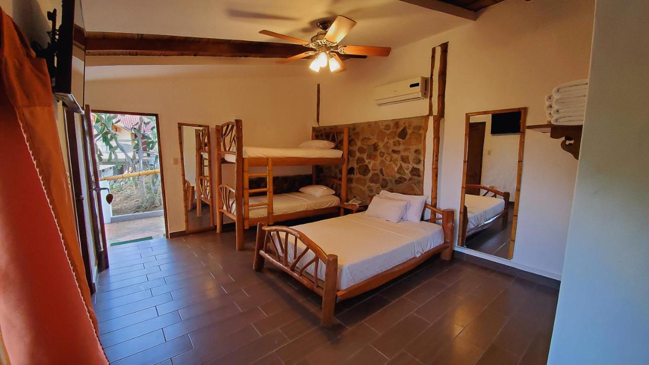 Hotel Nativa Bambu Montanita