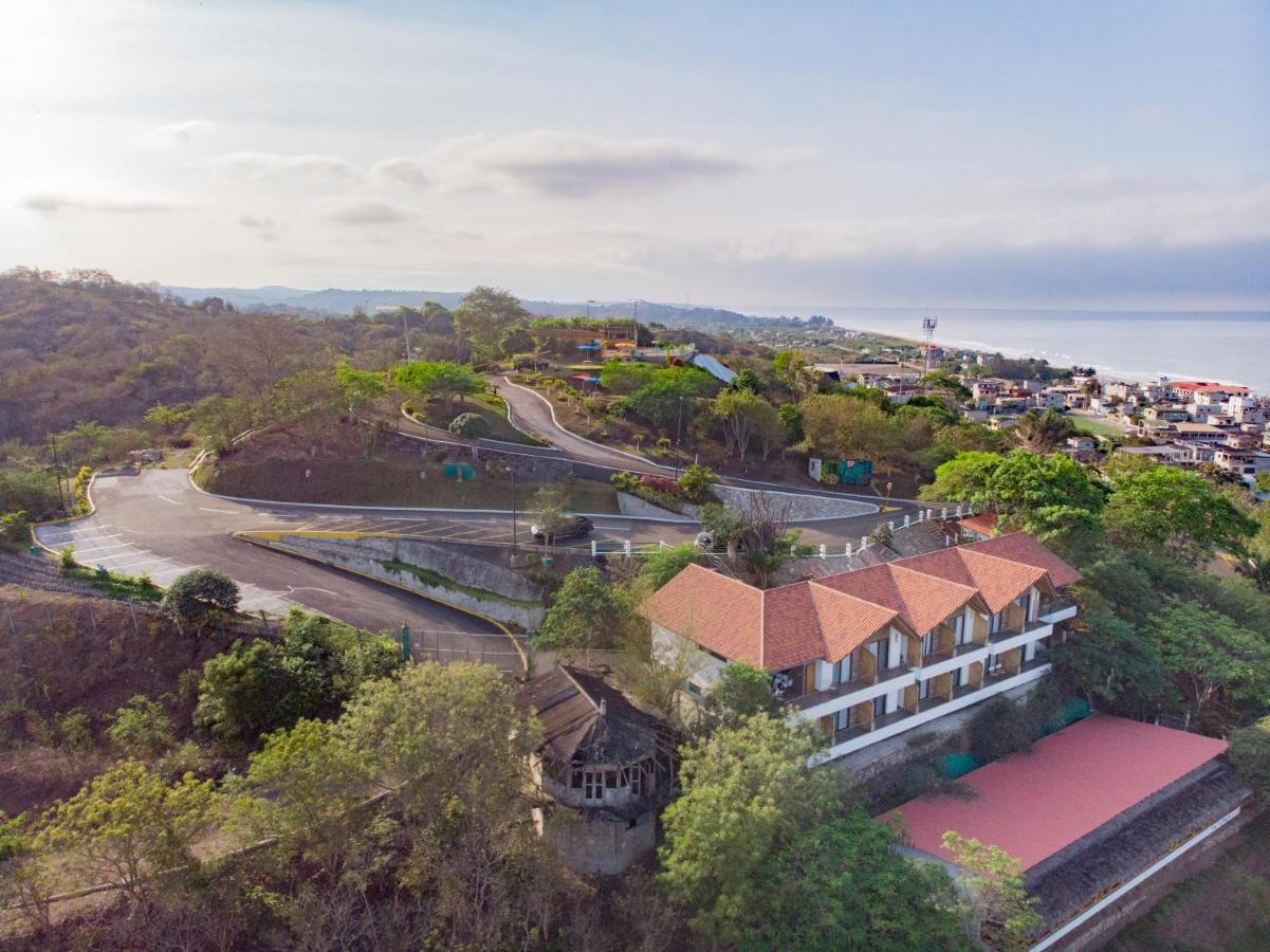 Nativa Bambu Hotel 4*