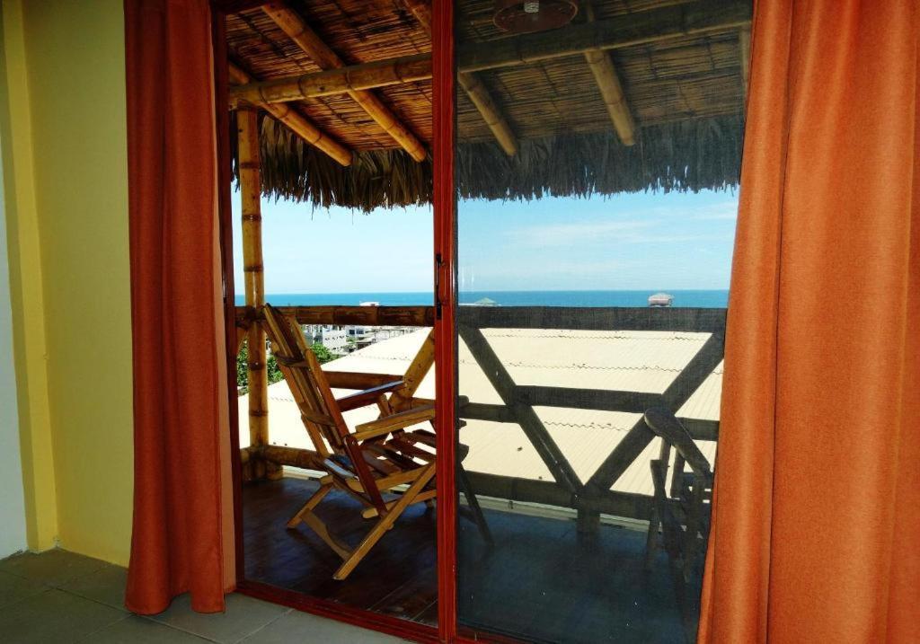 Hotel Nativa Bambu Montanita