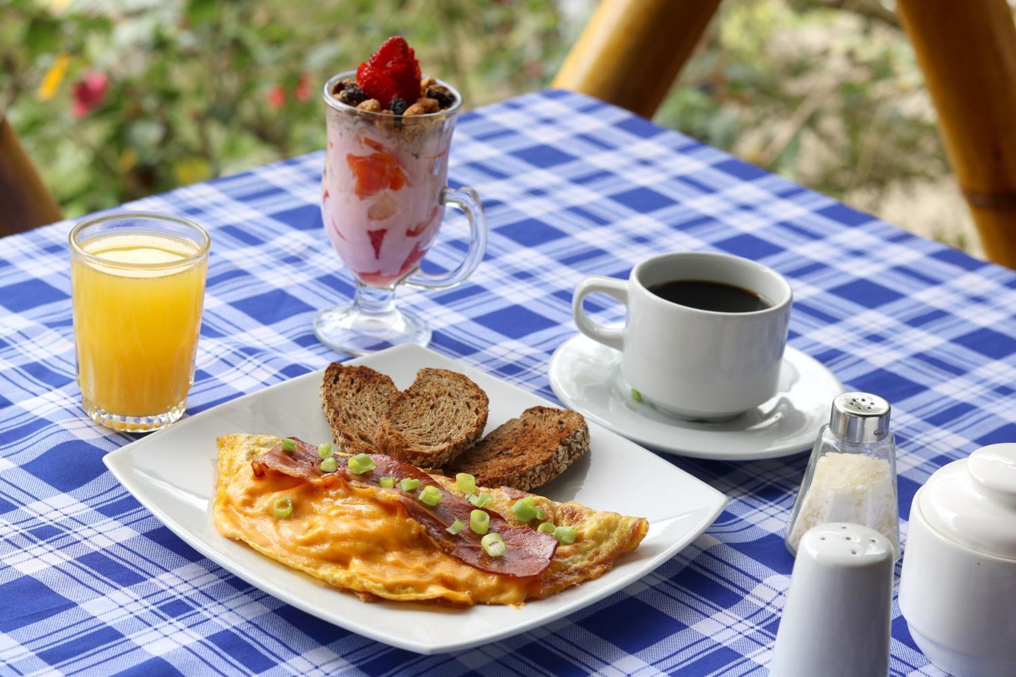 Hotel Nativa Bambu Montanita