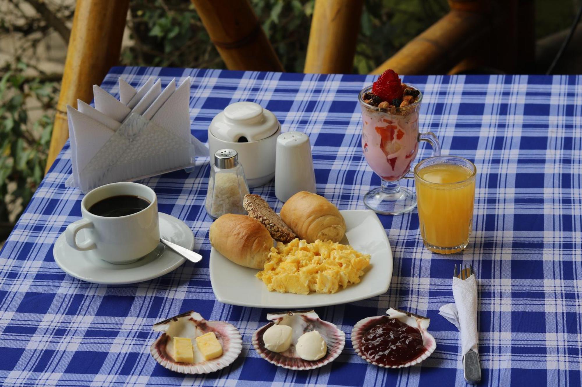 Hotel Nativa Bambu Montanita